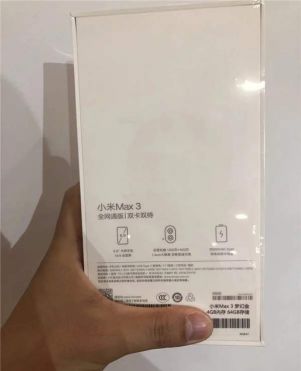 Mi Max 3 Retail box rear